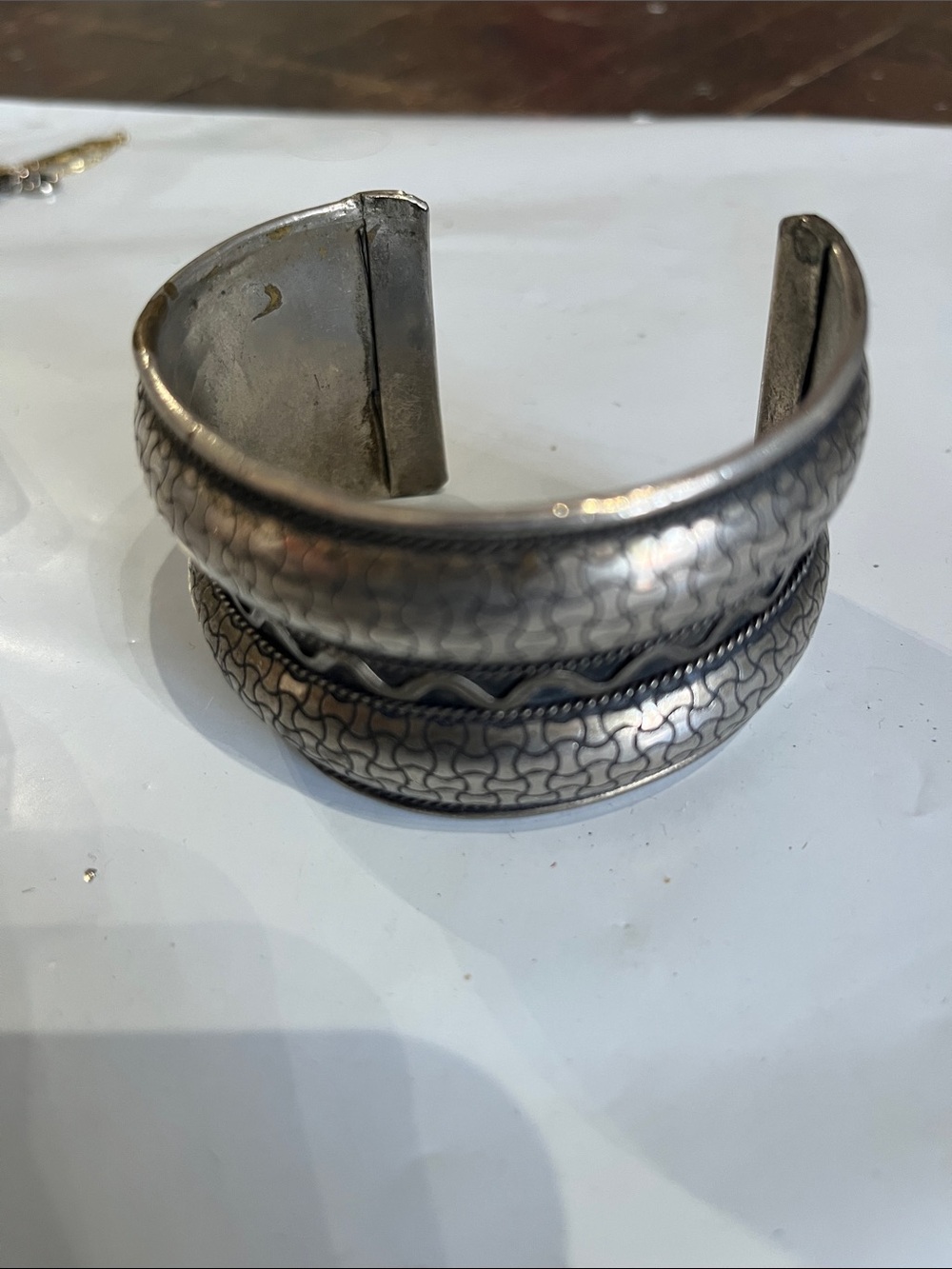 Native American look METALTONE wide cuff